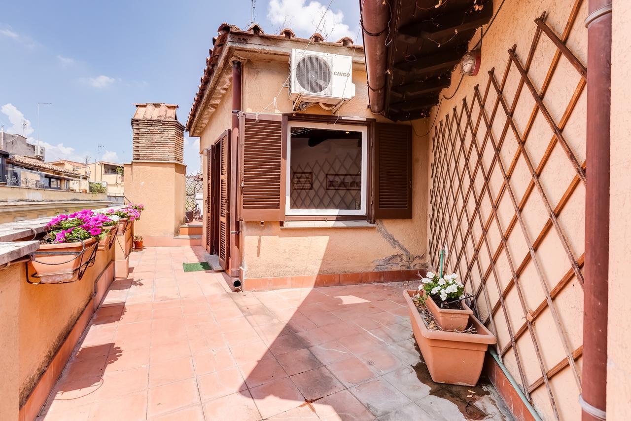 Romantic House With Terrace Екстер'єр фото