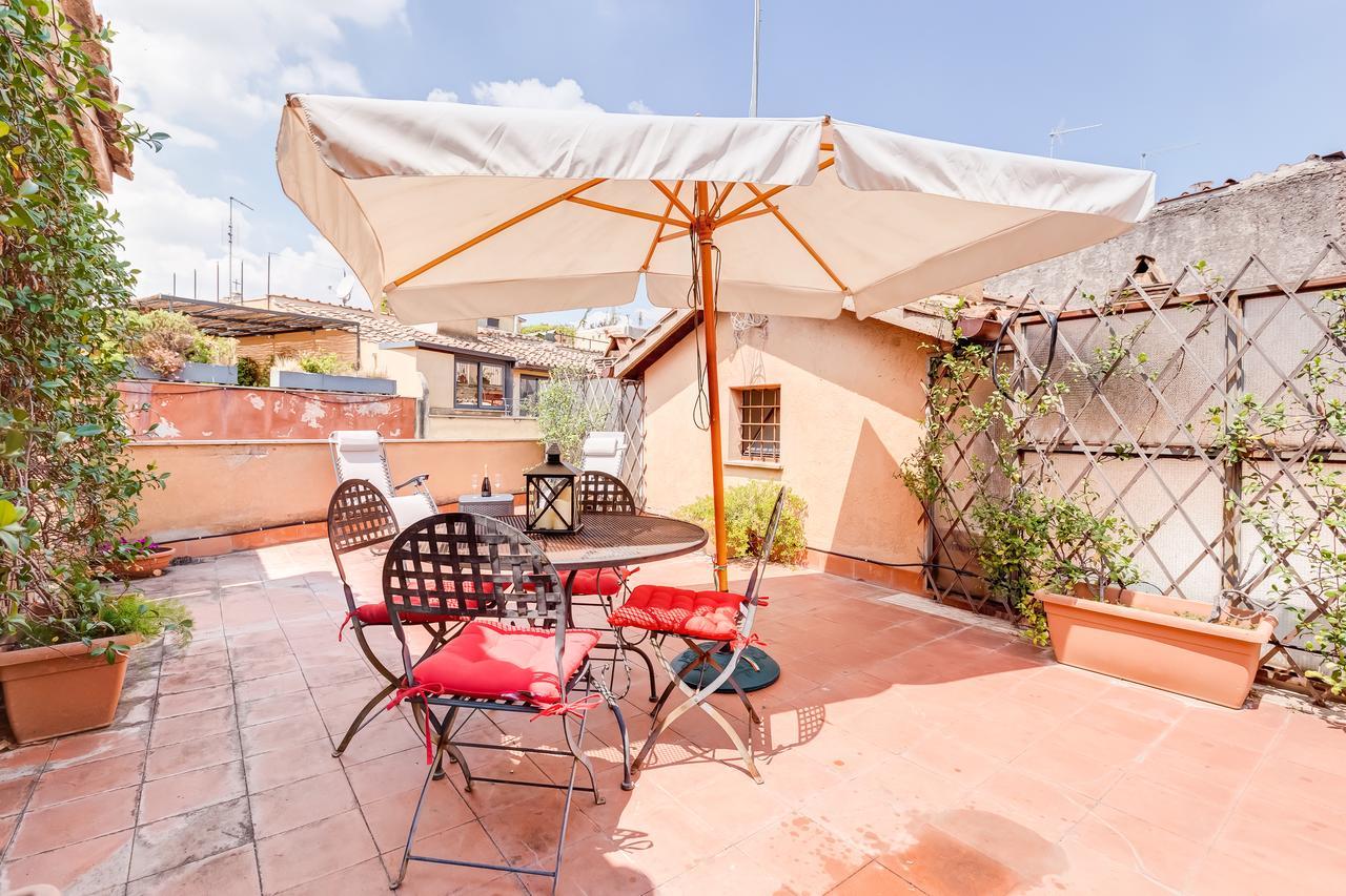 Romantic House With Terrace Екстер'єр фото